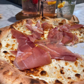 PIZZA & COCKTAILS HUNT IN MAYFAIR