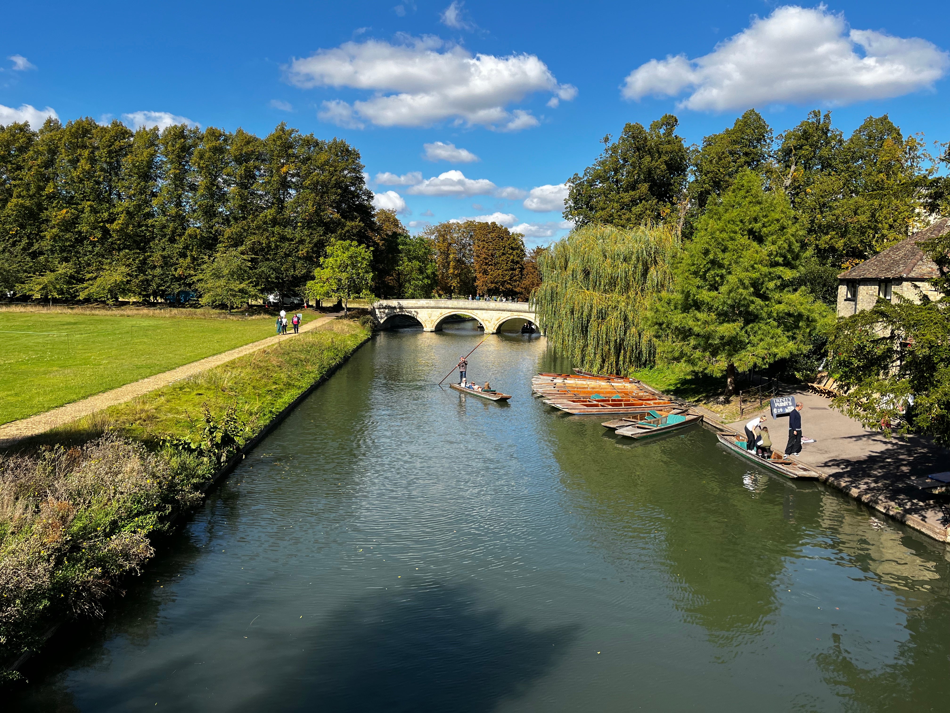 Historical Walking, Punting Tour: Cambridge