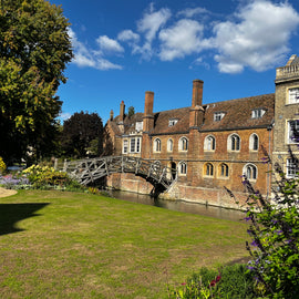 Historical Walking, Punting Tour: Cambridge