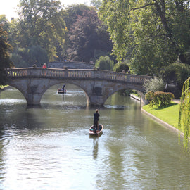 Historical Walking, Punting Tour: Cambridge